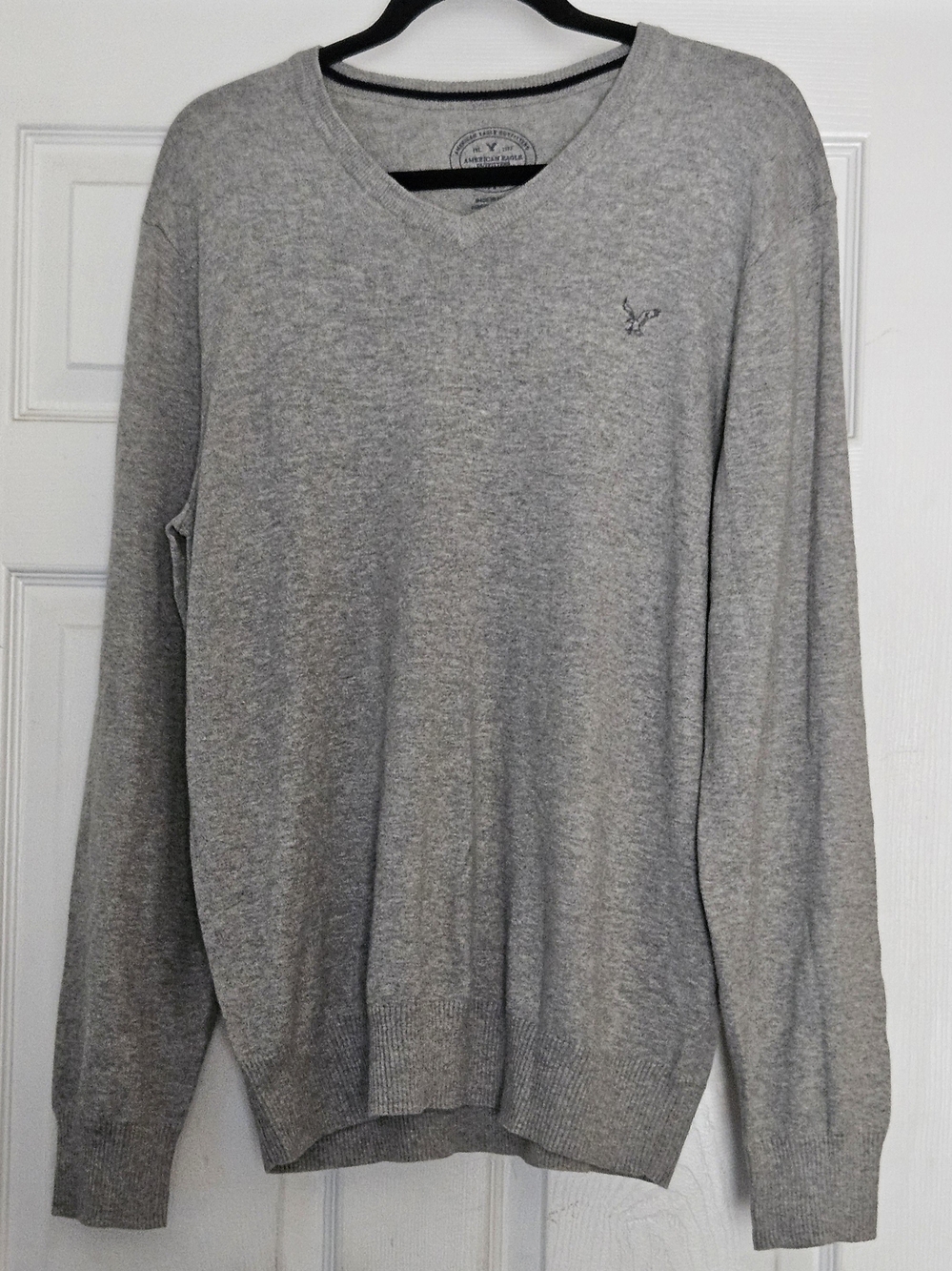 American Eagle Outfitters Light Gray V-Neck Sweater Athletic Fit